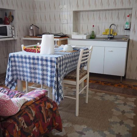 B&B Signora Elvira Capriana Eksteriør billede
