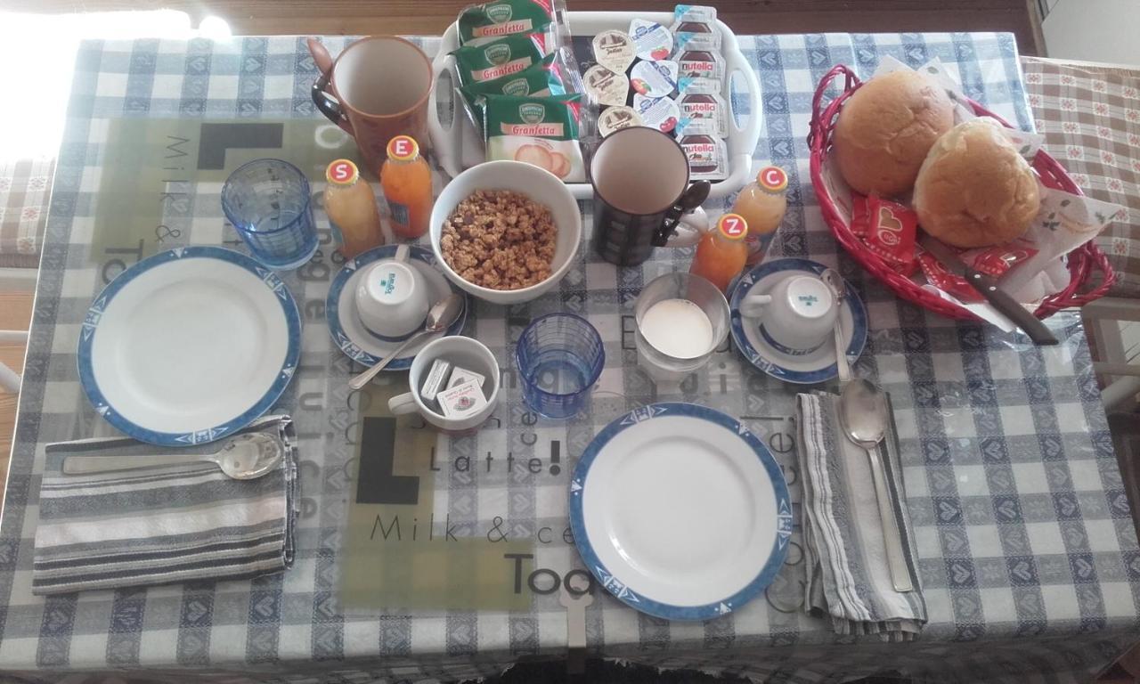 B&B Signora Elvira Capriana Eksteriør billede